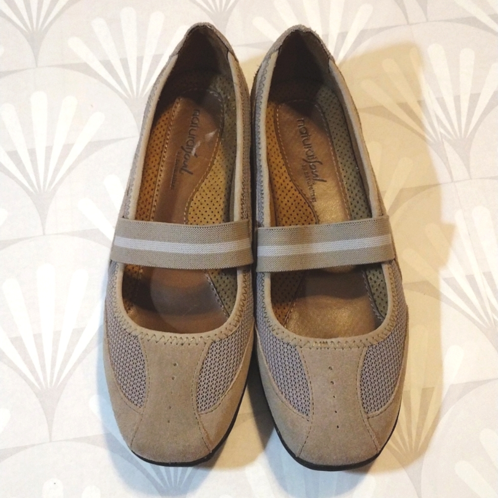 $5 Deal Natural soul slip on shoes